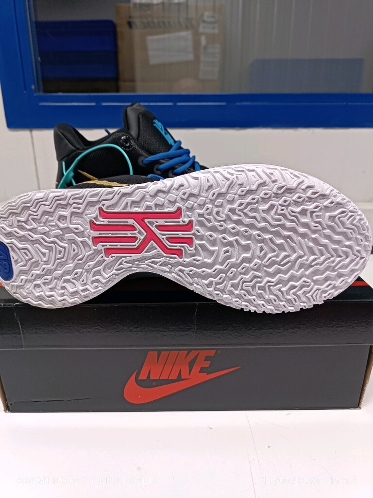 Nike Kyriee Basketbol - 2