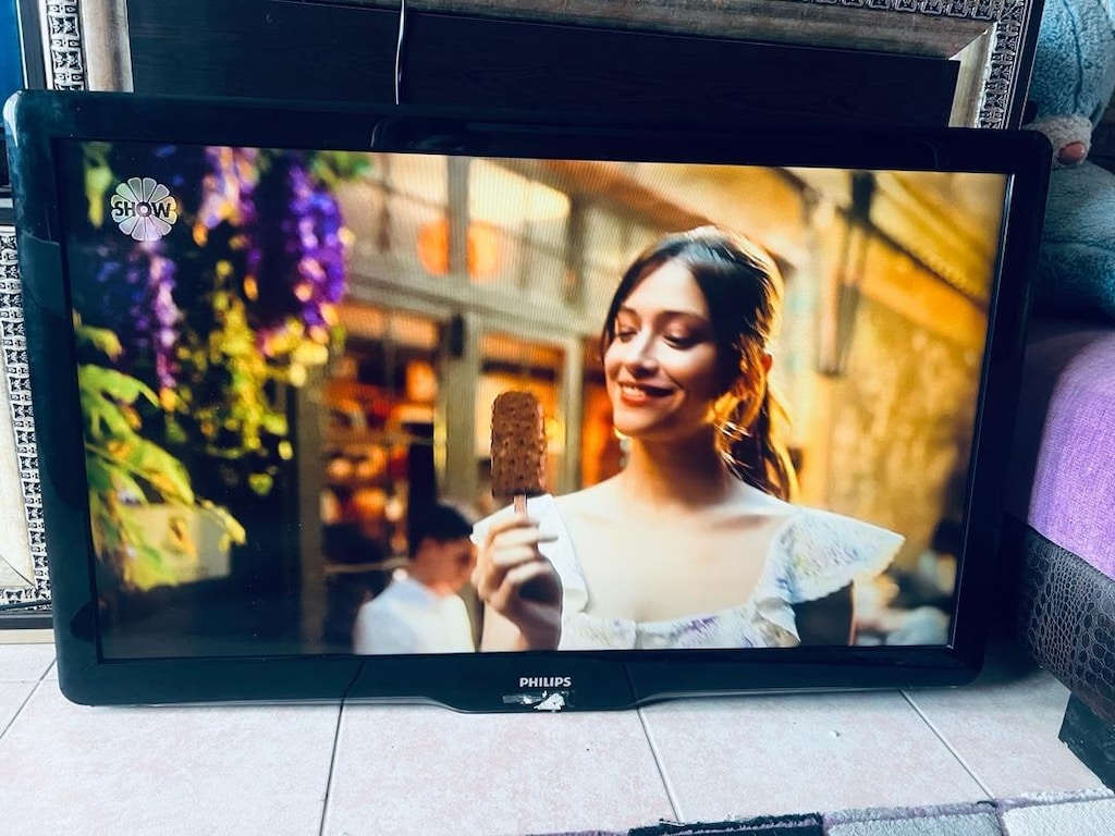 108 phlips led tv yanında uydusuyla kumandalarıyla verilecek son. fyt - 2