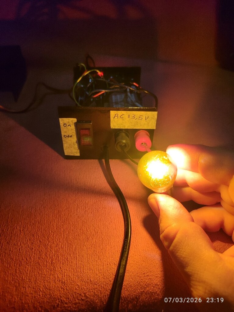 ayarlı0.5 14.5volt Mak 3 amper göstergeli adaptör 900tl - 6