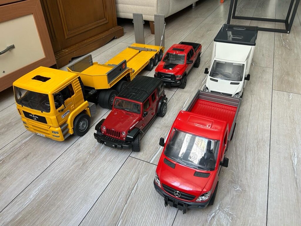 BRUDER LOT - 2