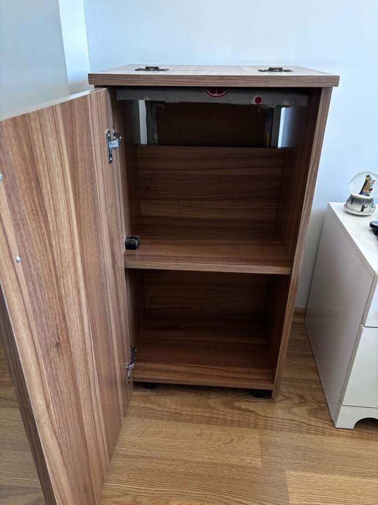 Dolaplı ütü masası - 2