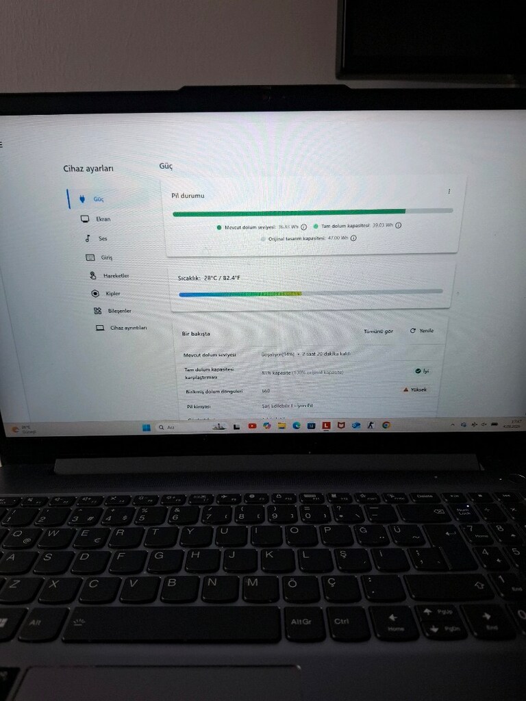 LENOVO IDEAPAD SLIM 3 i3-N305 8GB RAM 256GB SSD 15.6" FHD IPS - 4
