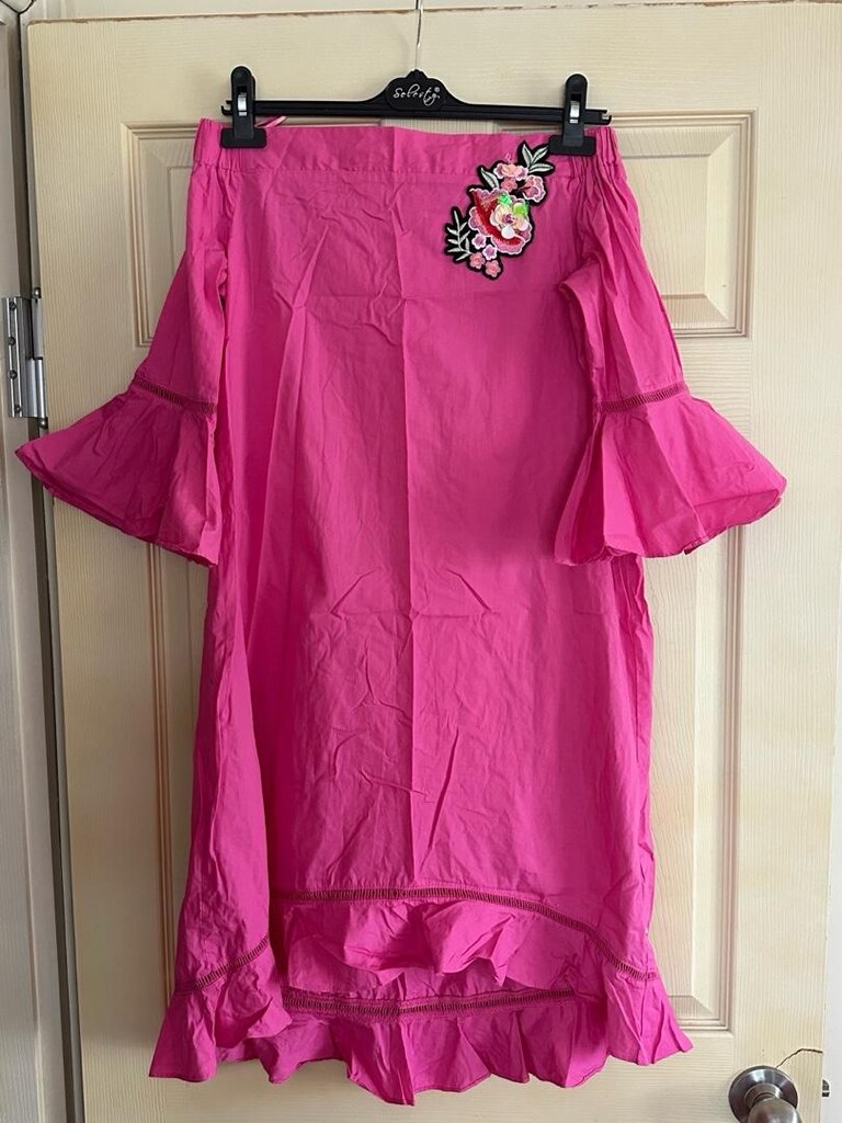 koton kayık yaka fuşya pembe elbise nakış fırfır - 3