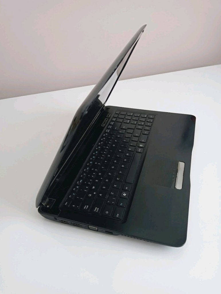Oyun yüklü laptop bilgisayar - 3