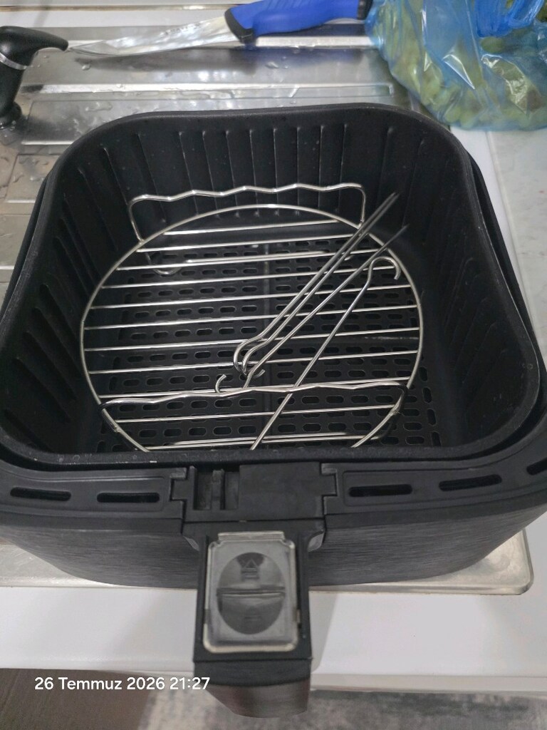 cosori 5.5L XXL air fryer - 3