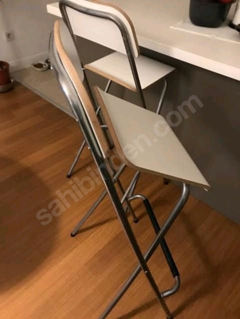 IKEA UTBY bar masası ve sandalyeleri - 3