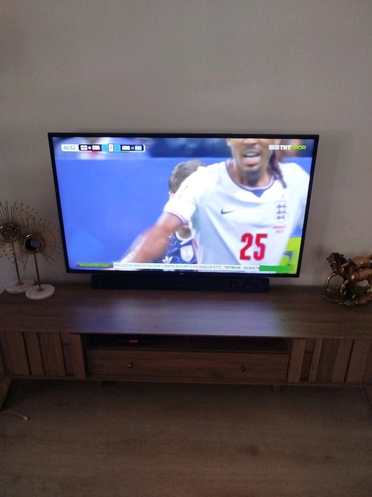 LG 55' UHD TV - 2