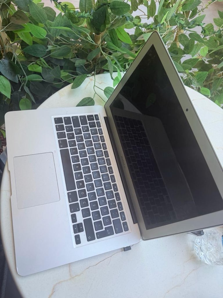 Mcbook Air 128 GB 2017 Gümüş - 2
