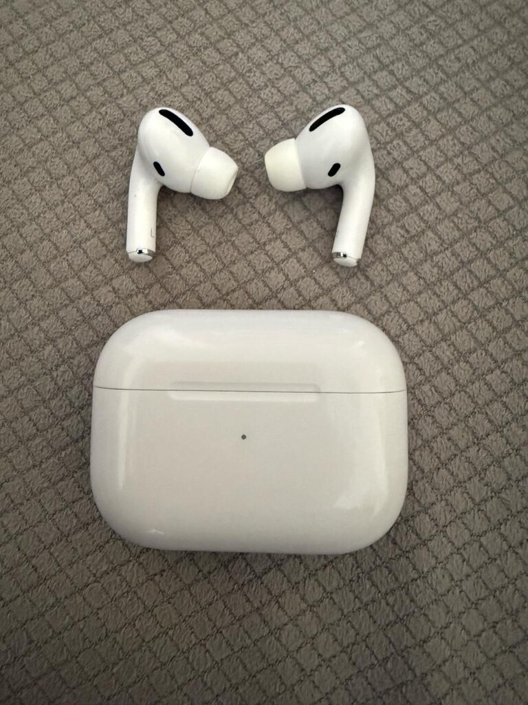 Apple Airpods Pro with MagSafe Charging Case original kutulu faturalı - 3
