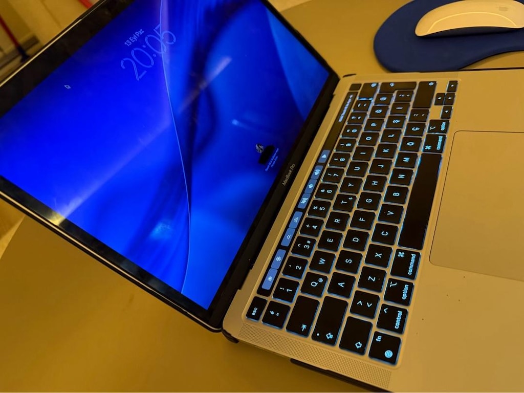 Apple Mac Book Pro - 4