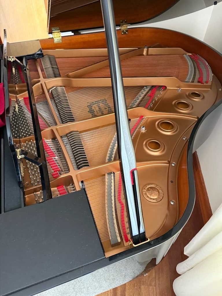 Yamaha GB1K Kuyruklu Piyano Parlak Siyah 2013 - 7