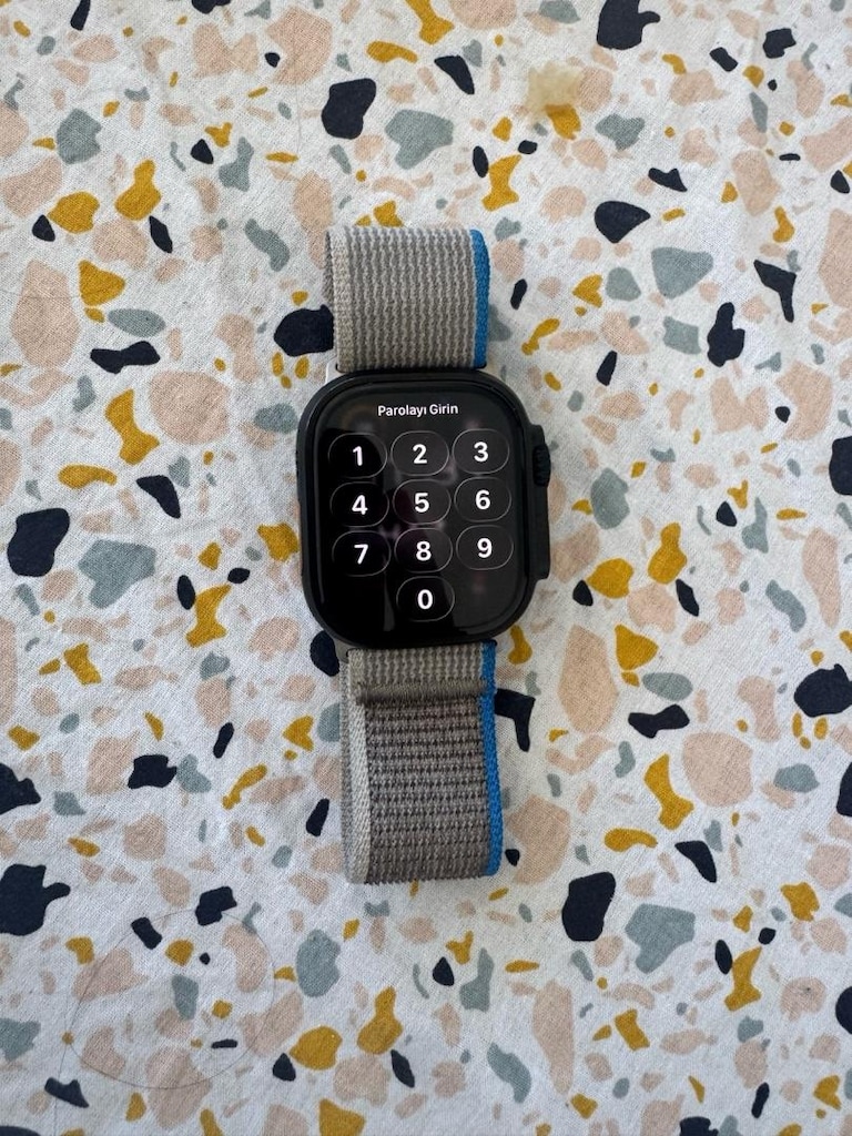 Apple Watch Ultra 2 GPS Cellular 49mm Black Titanium