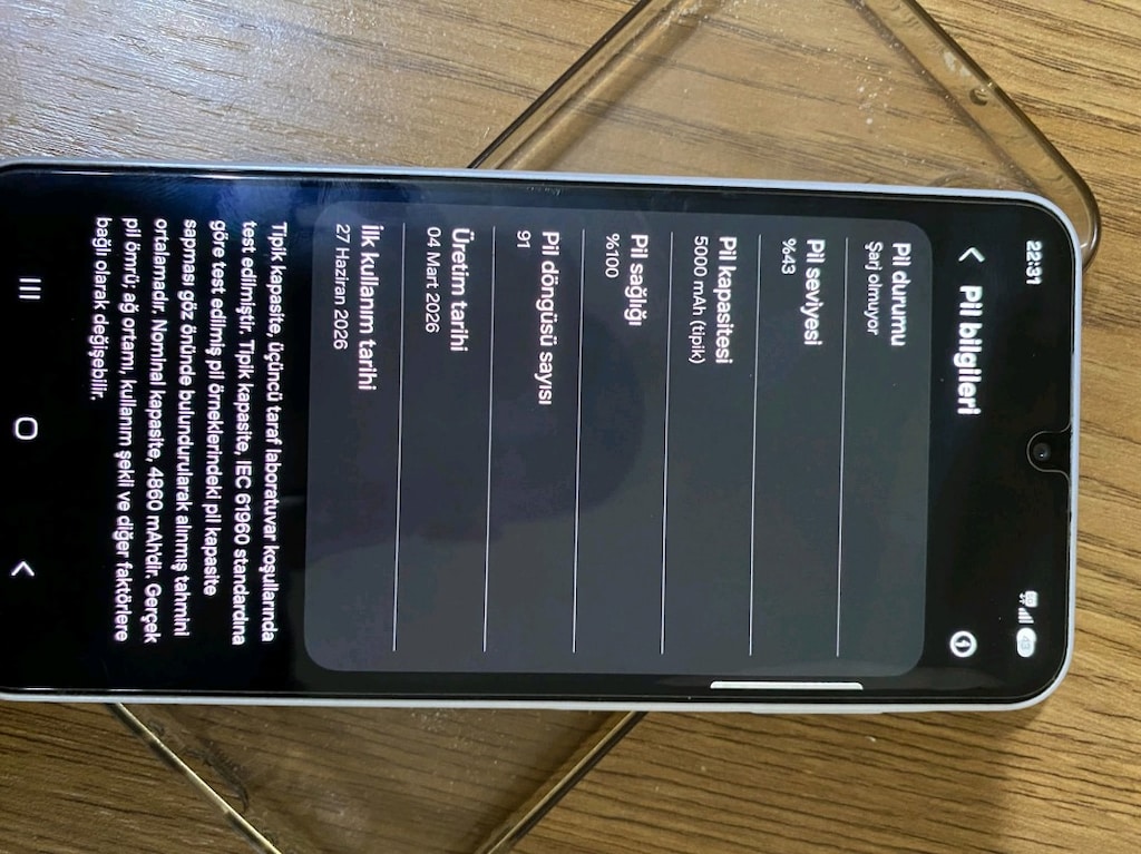 Samsung A26 5g 2.5 aylık cihaz çizik yok - 2