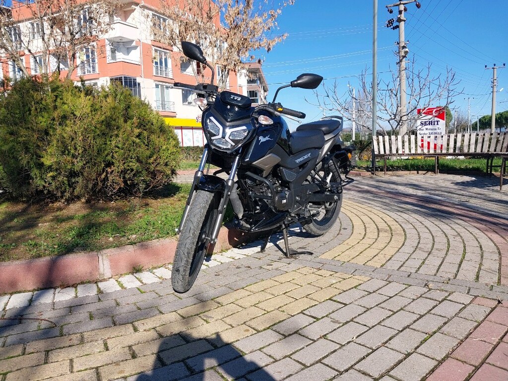 TVS Raider 125-2024 model-hasar kayıtsız-14000 km-servis bakımlı - 2