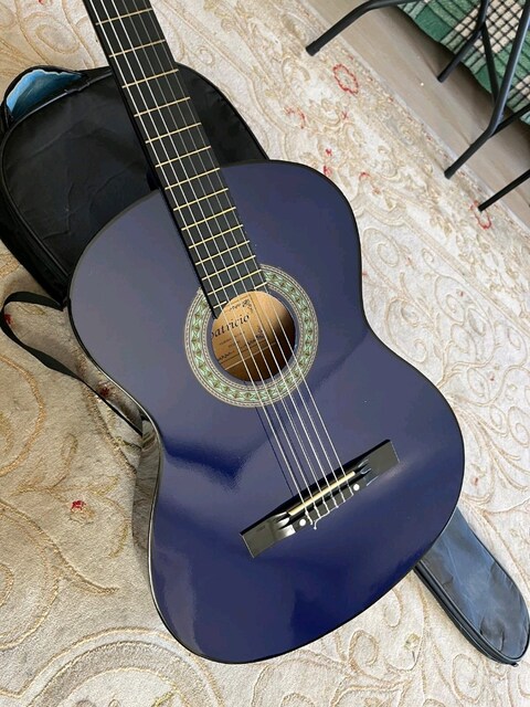 Sadece 2 Kez Kullanılmış Gece Mavisi Patricio Klasik Gitar