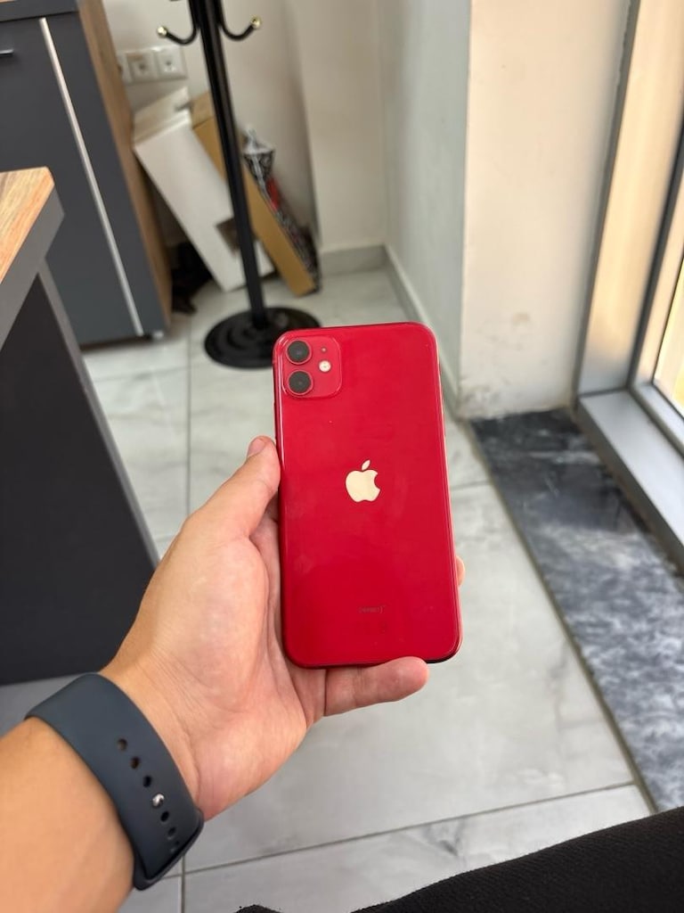iPhone 11 kırmızı 64 gb - 2