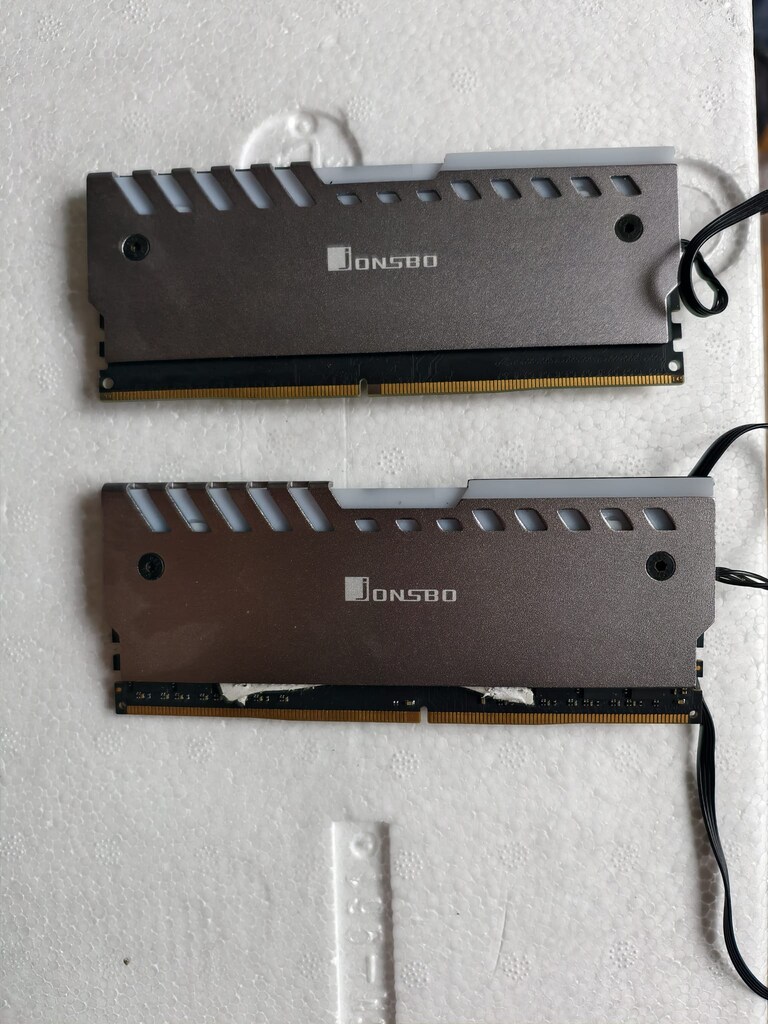 16 GB DDR4 RAM LEDLİ - 9