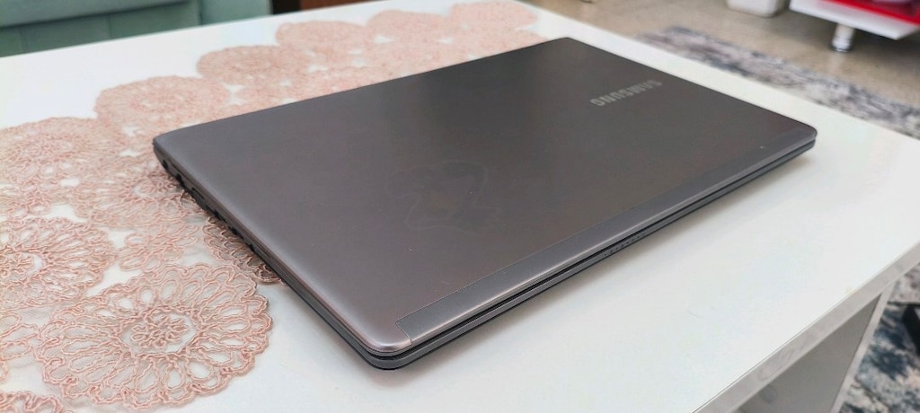 SAMSUNG ULTRABOOK GAMİNG_ İ5 _8GN RAM_2GB AMD EK_128 SSD_METAL KASA - 6