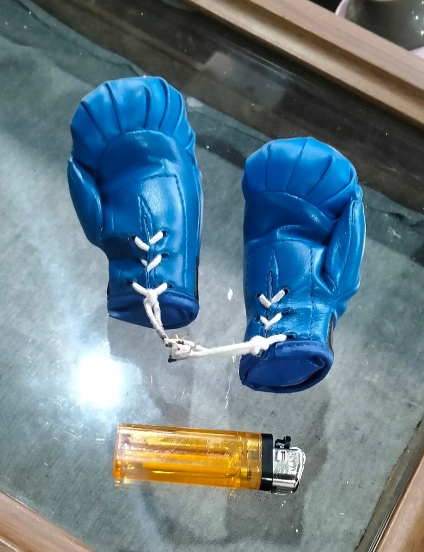 Mini boks eldiveni araba süsü - 2