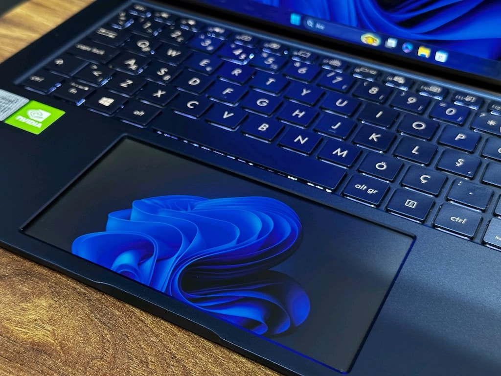 ÇİFT EKRAN ASUS | İ7 | 16/512 | NVİDİA - 2