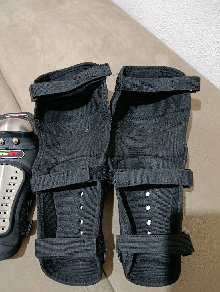 2 adet mafsallı dizlik ve 2 adet dirseklikten oluşan 4 parçalık koruma - 5