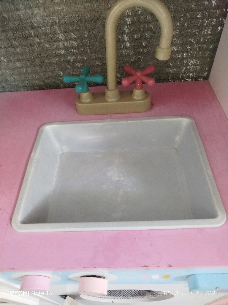 İmaginarium Ahşap Mutfak+Ikea oyuncak dolabı+ masa + yazı tahtası - 8