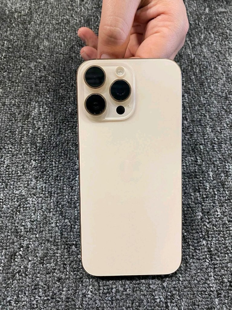 TR İPHONE 16 PRO MAX 256GB NOKTAHATASIZ NOKTA HATA BULANA CİHAZ HEDİYE