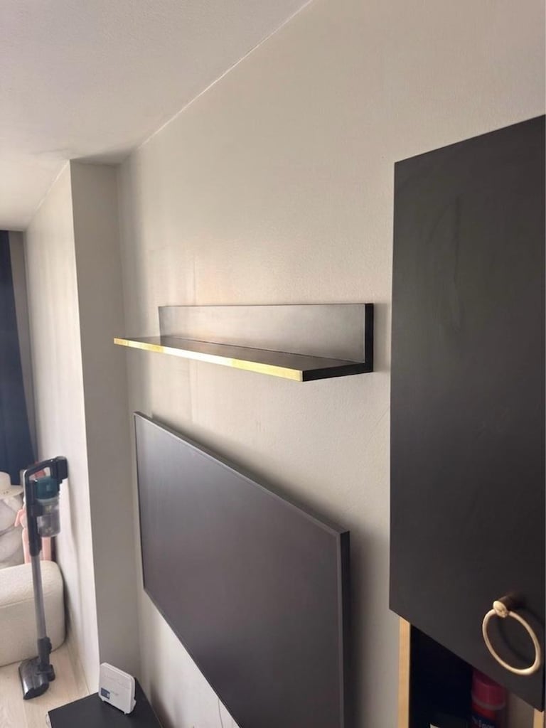 Modern Şömineli TV Ünitesi & Dekoratif Duvar Raflı Komple Set - 2