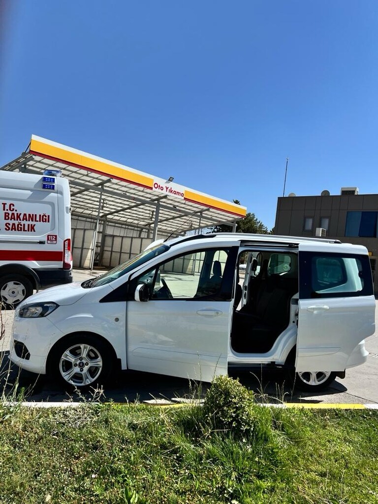 ford tourneo courier - 8