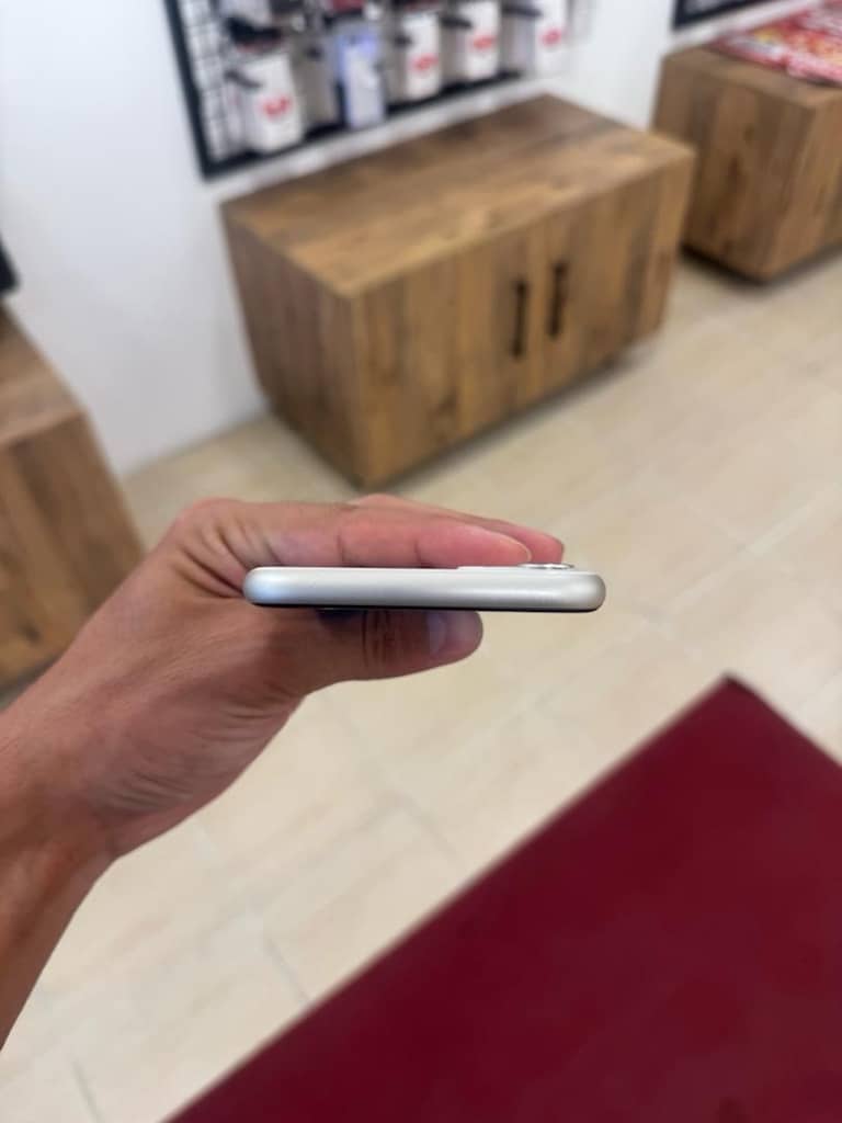 İphone 11 Beyaz 64GB - 6