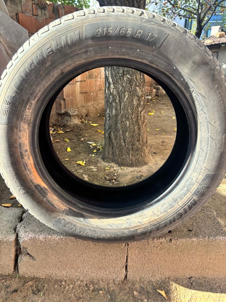 215/65R17 Dört mevsim lastikler 4 adet vardır - 2