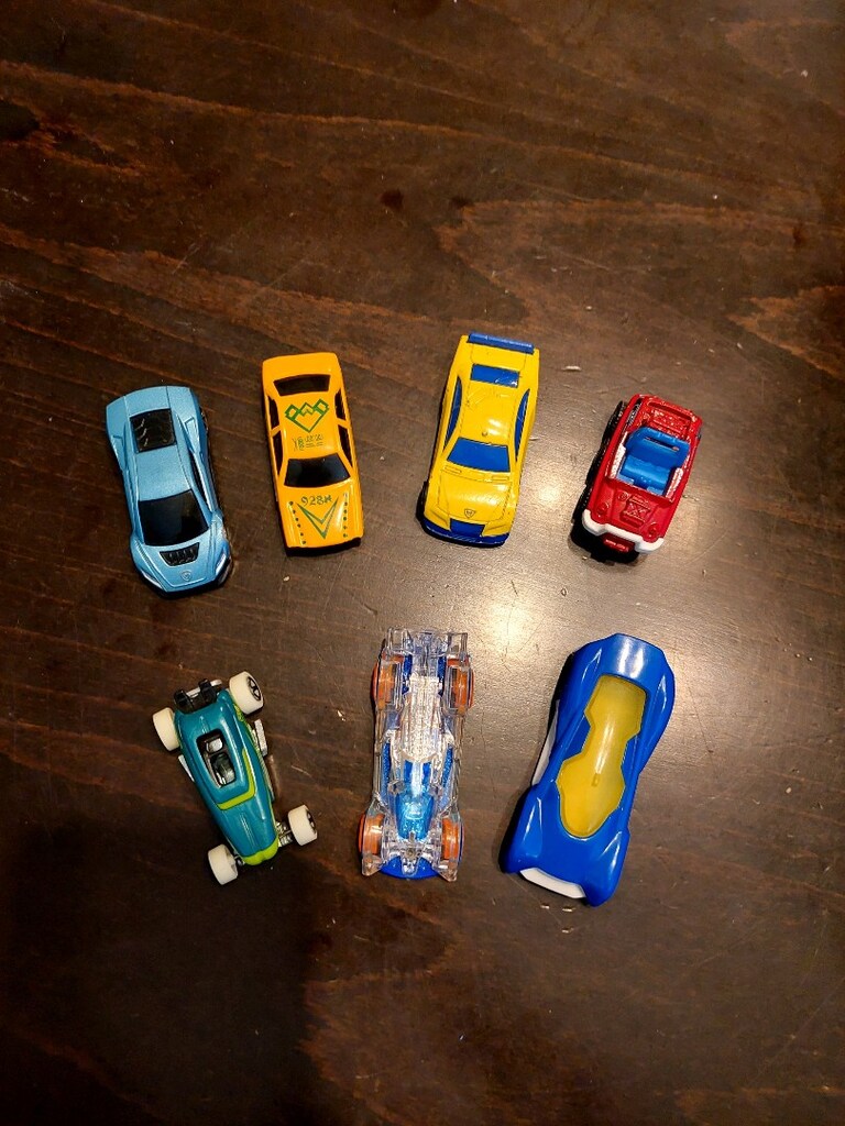 küçük demir araba seti ( 7 li) hotwheels (3 tanesi) - 2