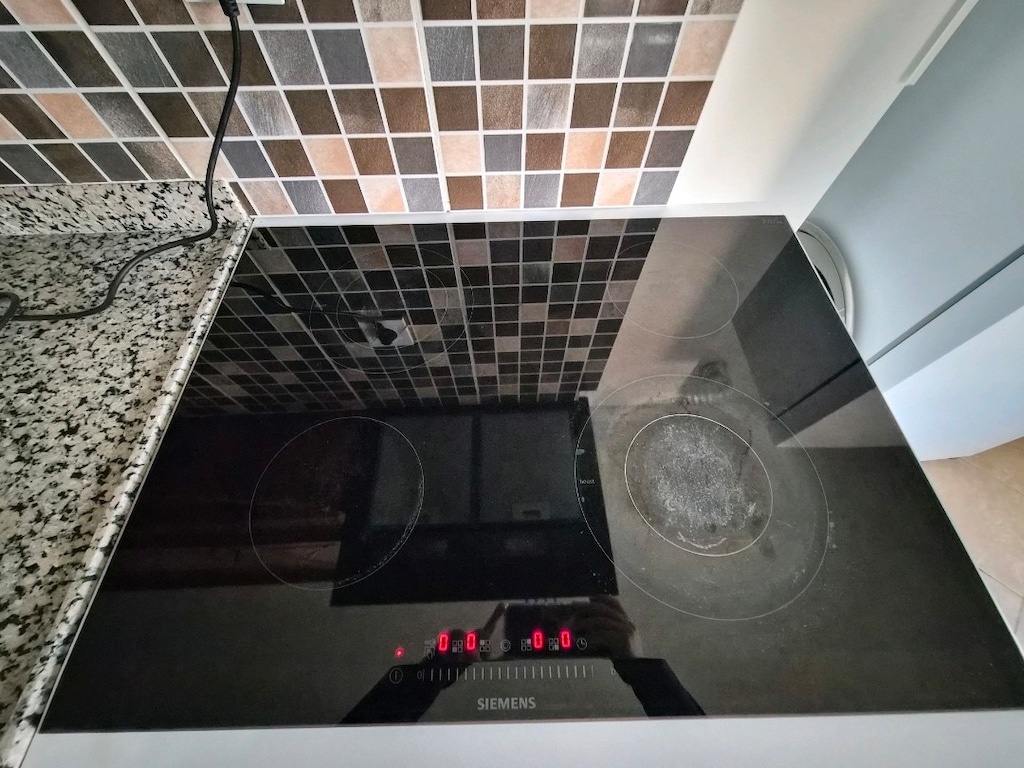 Davlumbaz+elektrili ocak taşınma sebebinle satılıyor - 3