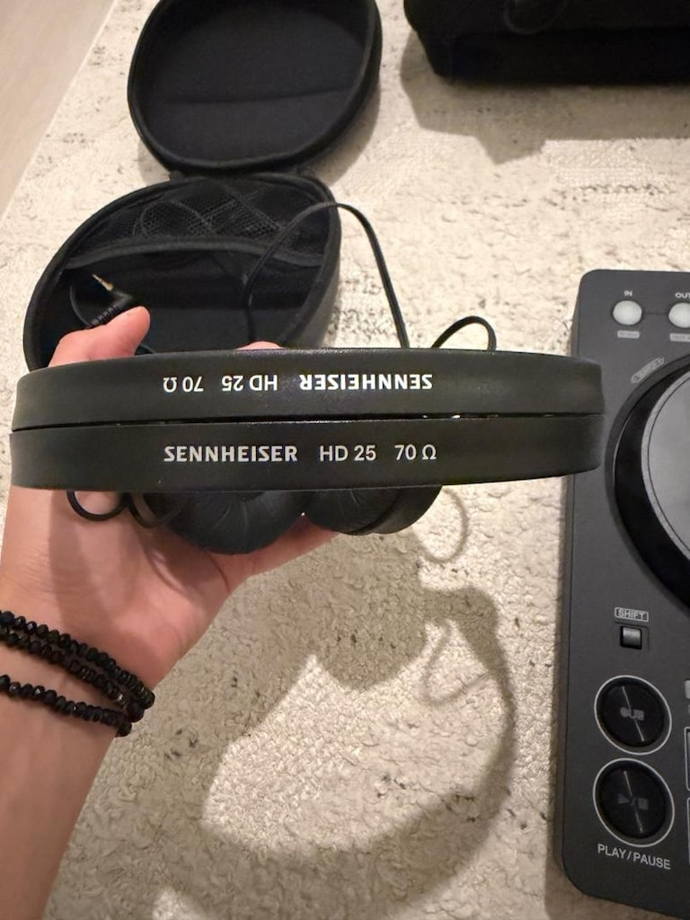 DDJ FLX4 & SENNHEİSER HD25 - 6
