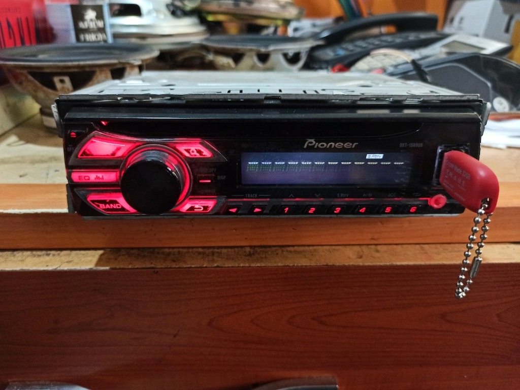 Pioneer USB AUX RADYO CD tek anfi çıkışli oto teyp sorunsuz - 5