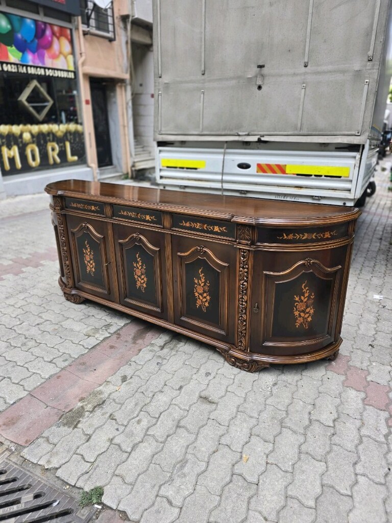 Klasik Marküterili Konsol - 2