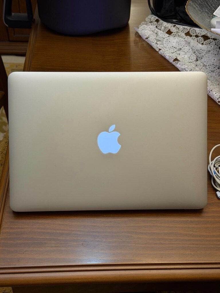 Apple MacBook Air 2017 - İ5 İşlemci , 128GB SSD - 4