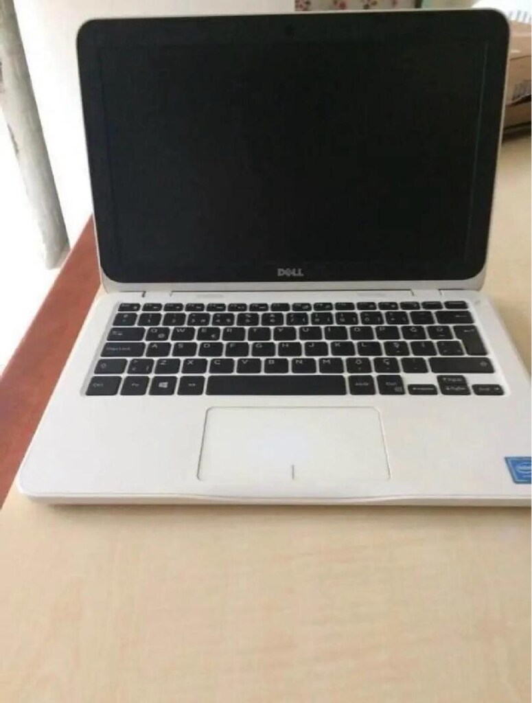 DELL İnspiron Dell P24T