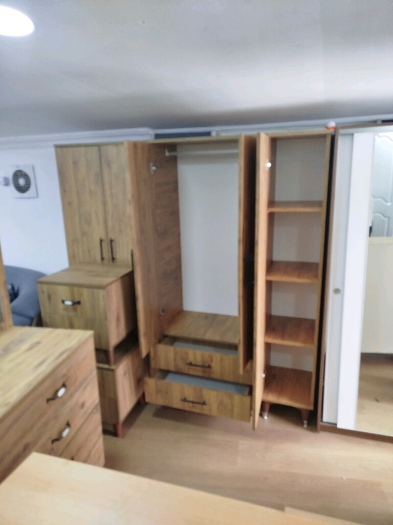 3 KAPAKLI CEVİZ GARDIROBU - 2