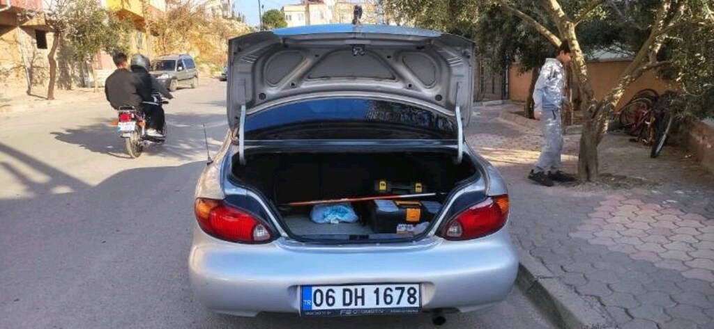 memurdan temiz 2001 model Hyundai Elantra 1.6 - 4
