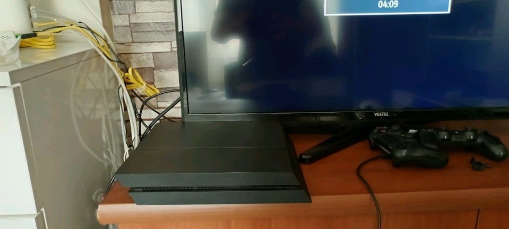 PS4 + 2 KOL + 3 OYUN - 14