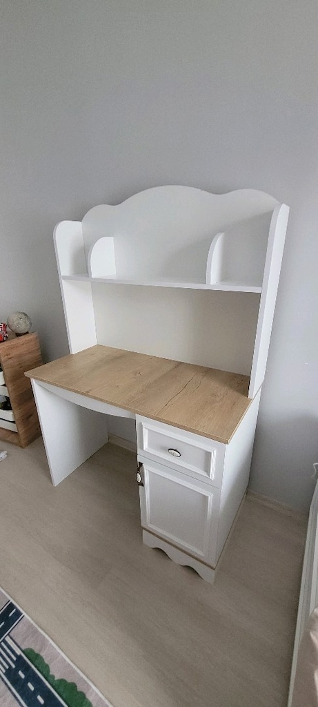 Az Kullanılmış Tertemiz Çocuk / Çalışma Masası ve Kitaplığı - 5