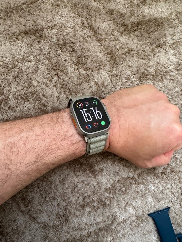 Apple Watch Ultra 2 - 2