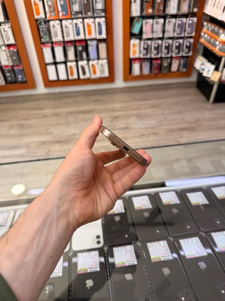 iPhone 16 Pro Desert Titanium 256GB YD - 3
