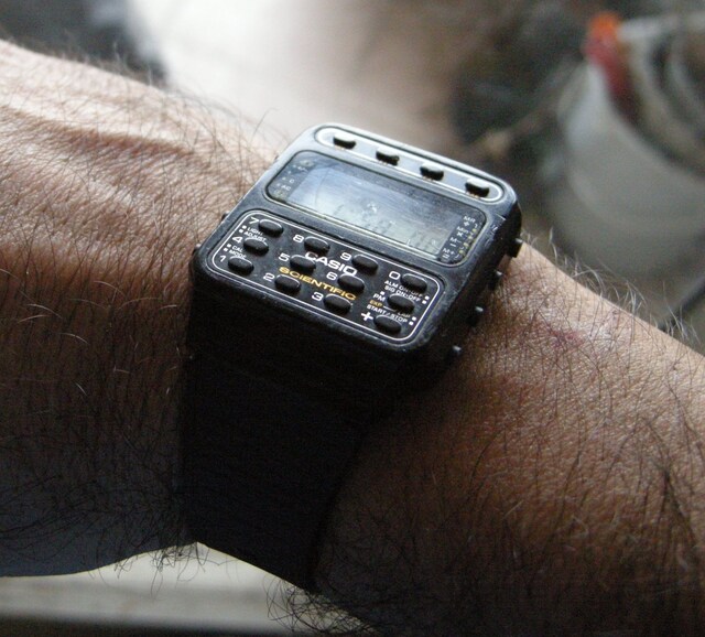 Casio Bilimsel Hesap Makineli Erkek Kol Saati CFX 197 Scientific