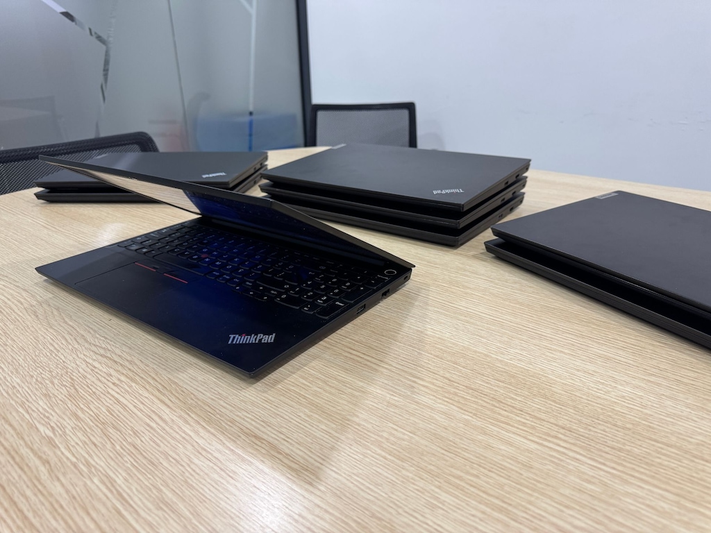 ADETLİ Lenovo ThinkPad E15 Gen 2 i7 11.Nesil 32GB RAM 512GB SSD - 6