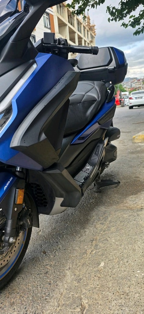 HONDA FORZA 250 - 5