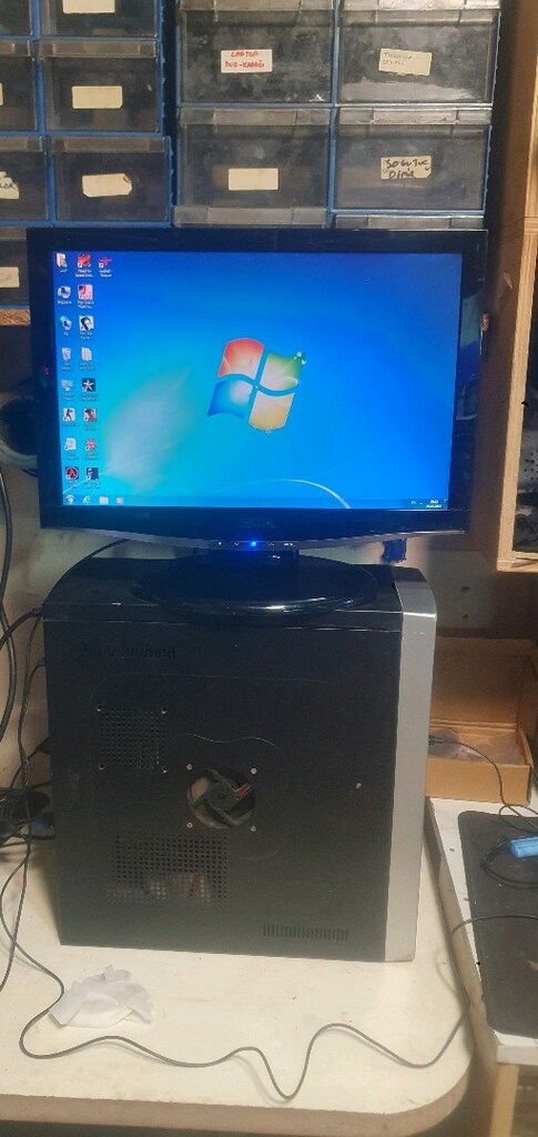 19 inc vestel monitor - 3
