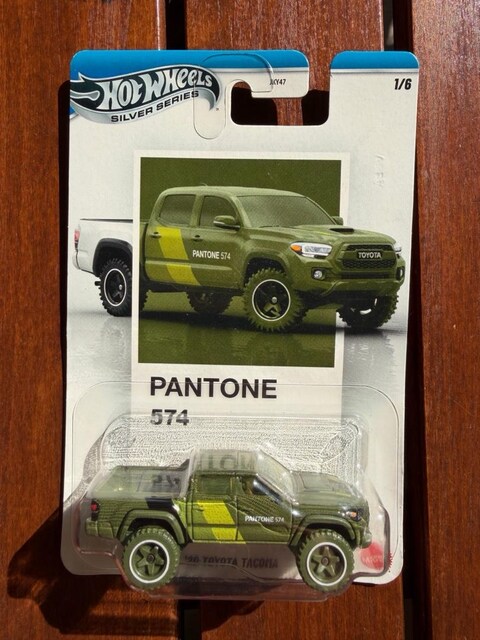 hotwheels 574 Pantone koleksiyonluk