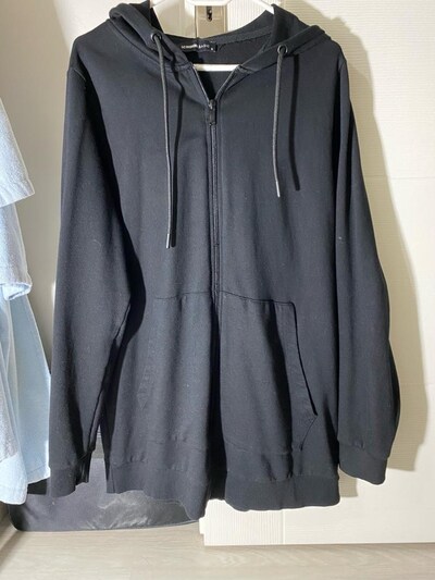 LC Waikiki siyah kapüşonlu basic hırka